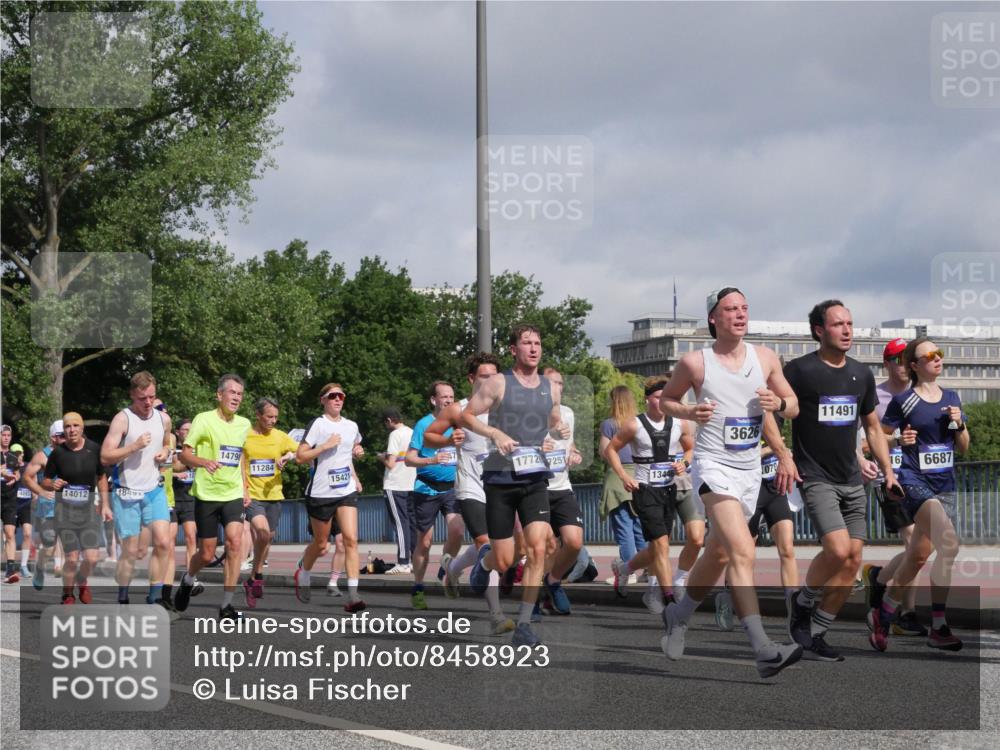 29.06.2025 - hella hamburg halbmarathon Luisa Fischer http://msf.ph/oto/8458923 29.06.2025 09:53:14 Kennedybrücke 14012, 18451, 1479, 11284, 1772, 7251, 15421, 1344, 3626, 1078, 11491, 16, 6687, 1697, 2546, 3626, 4229, 4380, 4893, 5026, 5472, 5508, 5752, 5916, 6080, 6686, 6687, 7026, 7110, 8091, 8574, 10064, 10783 meine-sportfotos.de