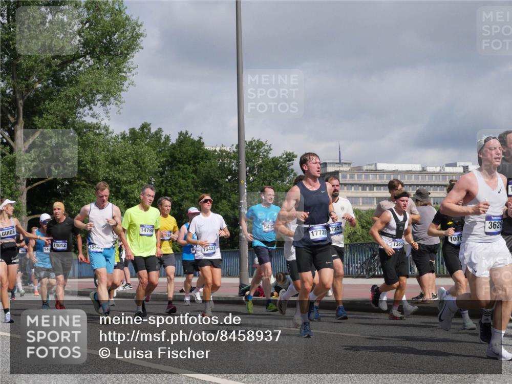29.06.2025 - hella hamburg halbmarathon Luisa Fischer http://msf.ph/oto/8458937 29.06.2025 09:53:14 Kennedybrücke 14012, 1849, 140, 14798, 15421, 5472, 17726, 7251, 13446, 1078, 3626, 1697, 2546, 3626, 4229, 4380, 4893, 5026, 5472, 5508, 5752, 5916, 6080, 6686, 6687, 7026, 7110, 8091, 8574, 10064, 10783 meine-sportfotos.de