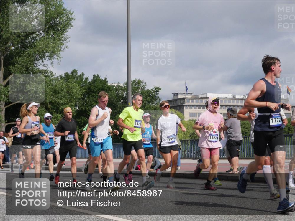 29.06.2025 - hella hamburg halbmarathon Luisa Fischer http://msf.ph/oto/8458967 29.06.2025 09:53:15 Kennedybrücke 17120, 14092, 14012, 18491, 1479, 6080, 15421, 14274, 1772, 1697, 2546, 3626, 4229, 4380, 4893, 5026, 5472, 5506, 5752, 5916, 6080, 6429, 6686, 6687, 7026, 7110, 8091, 8574, 10064, 10783 meine-sportfotos.de