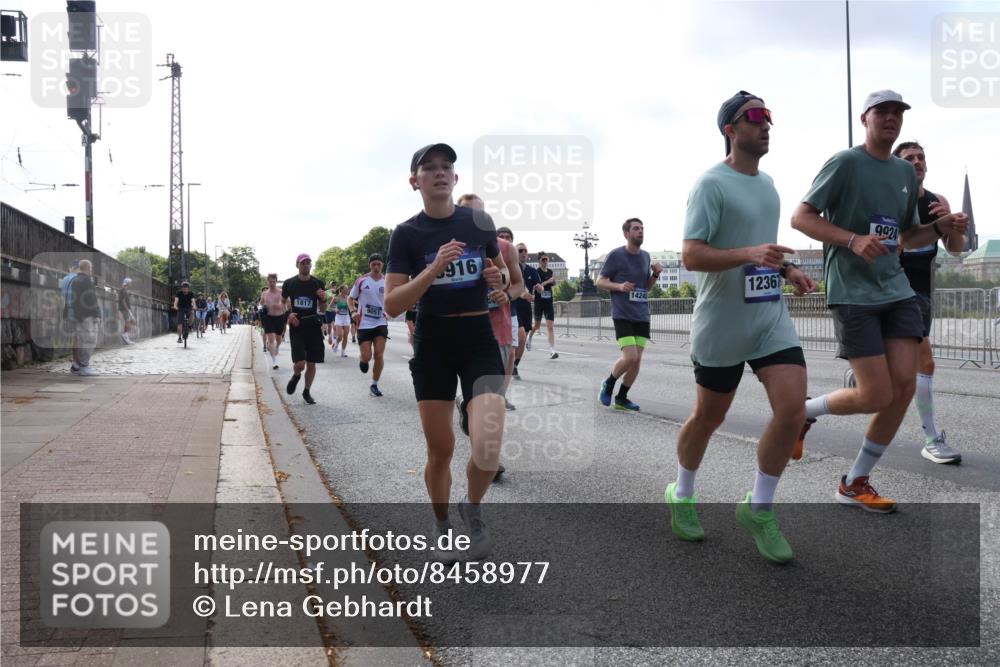 29.06.2025 - hella hamburg halbmarathon Lena Gebhardt http://msf.ph/oto/8458977 29.06.2025 09:54:40 Lombardsbrücke 1817, 916, 142482, 12367, 9924, 1171, 1342, 1399, 1549, 1817, 1942, 2020, 2098, 2188, 2222, 2367, 2442, 2470, 2561, 2592, 2596, 2670, 2842, 2889, 2955, 3208, 3209, 3477, 3562, 4017, 4029, 4270, 4816, 4832, 5020, 5447, 5706, 5884, 6266, 6290, 6389, 6630, 6723, 6819, 6978, 7087, 7274, 7297, 7335, 7709, 7908, 8117, 8142, 8374, 8482, 8576, 8657, 8698, 8743, 8916, 8981, 9038, 9051, 9093, 9661, 9710, 9815, 9924, 10057, 10237 meine-sportfotos.de