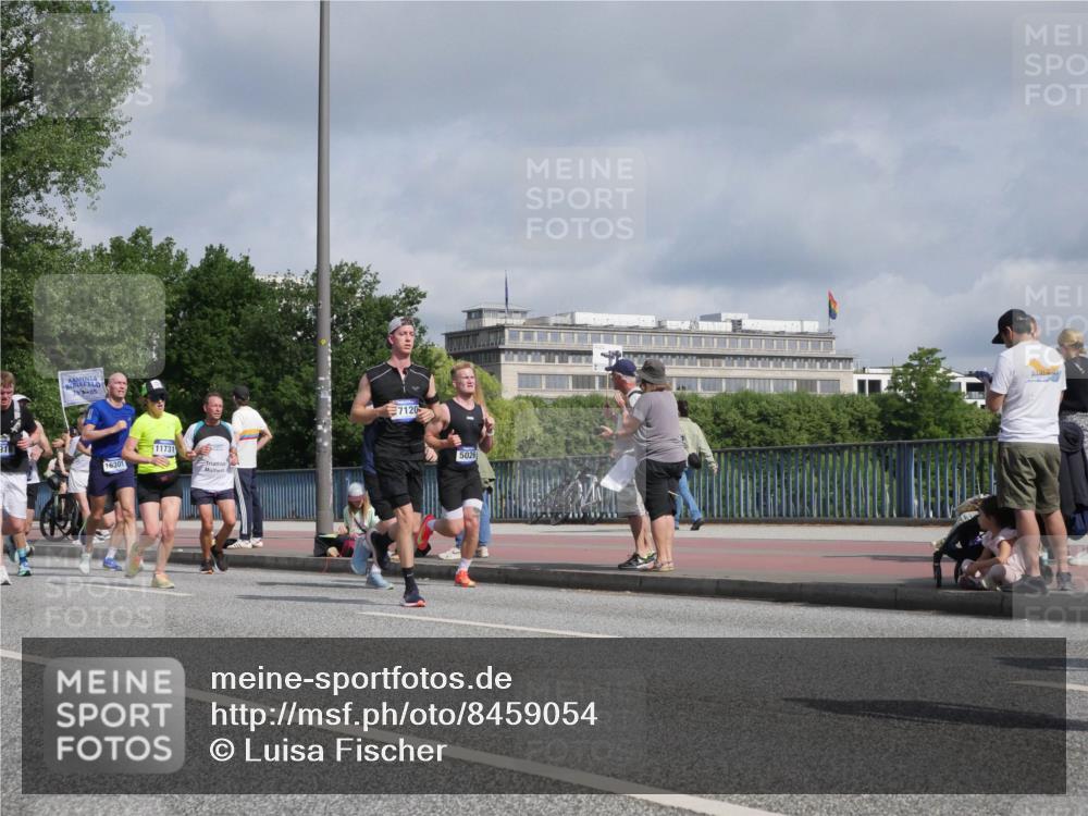 29.06.2025 - hella hamburg halbmarathon Luisa Fischer http://msf.ph/oto/8459054 29.06.2025 09:53:19 Kennedybrücke 79, 05, 16301, 11731, 7120, 5026, 2546, 4893, 5026, 5472, 5506, 5752, 5916, 6080, 6429, 7110, 8091, 8574, 10064 meine-sportfotos.de