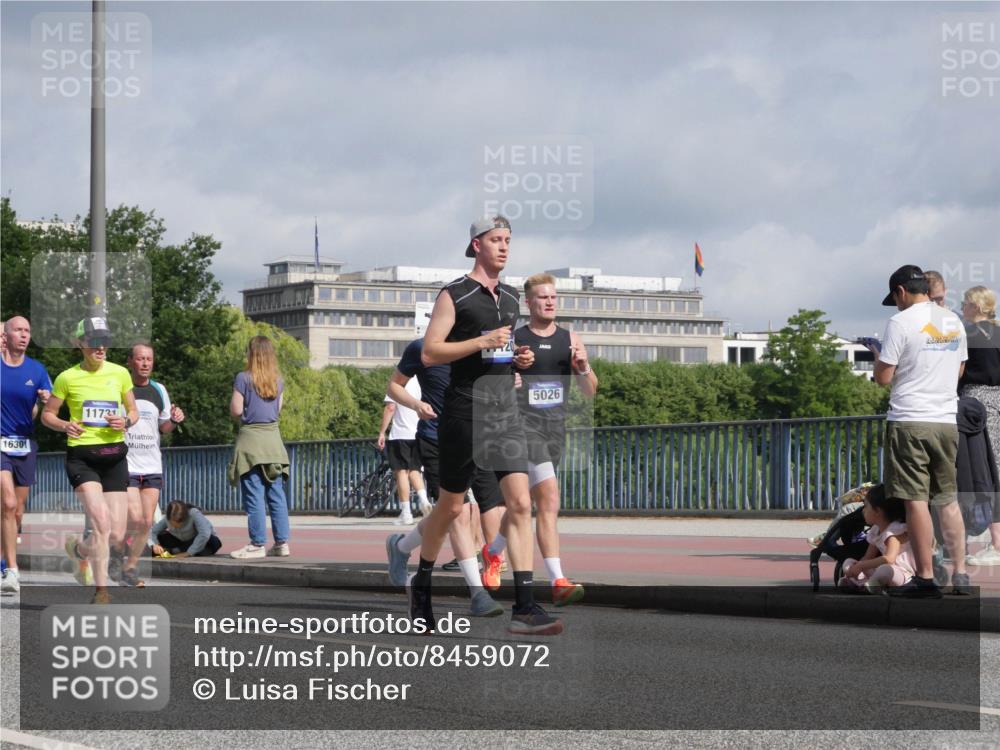 29.06.2025 - hella hamburg halbmarathon Luisa Fischer http://msf.ph/oto/8459072 29.06.2025 09:53:20 Kennedybrücke 16301, 11731, 20, 5026, 2546, 4893, 5026, 5472, 5506, 5752, 5916, 6080, 6429, 7110, 8091, 8574, 10064 meine-sportfotos.de