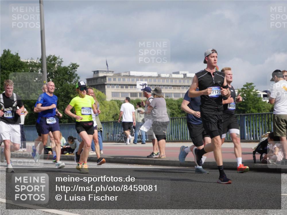 29.06.2025 - hella hamburg halbmarathon Luisa Fischer http://msf.ph/oto/8459081 29.06.2025 09:53:20 Kennedybrücke 5916, 11731, 16301, 7120, 5026, 2546, 4893, 5026, 5472, 5506, 5752, 5916, 6080, 6429, 7110, 8091, 8574, 10064 meine-sportfotos.de