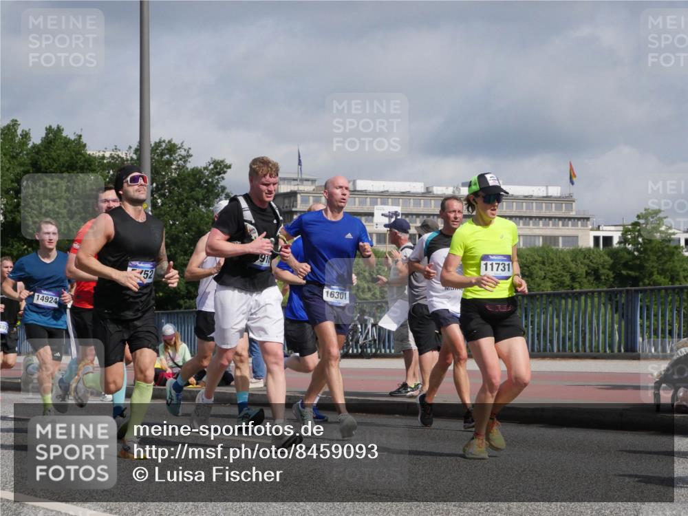 29.06.2025 - hella hamburg halbmarathon Luisa Fischer http://msf.ph/oto/8459093 29.06.2025 09:53:21 Kennedybrücke 14924, 452, 91, 16301, 11731, 2546, 4893, 5026, 5506, 5752, 5916, 6080, 6429, 7110, 8091, 8574, 10064 meine-sportfotos.de