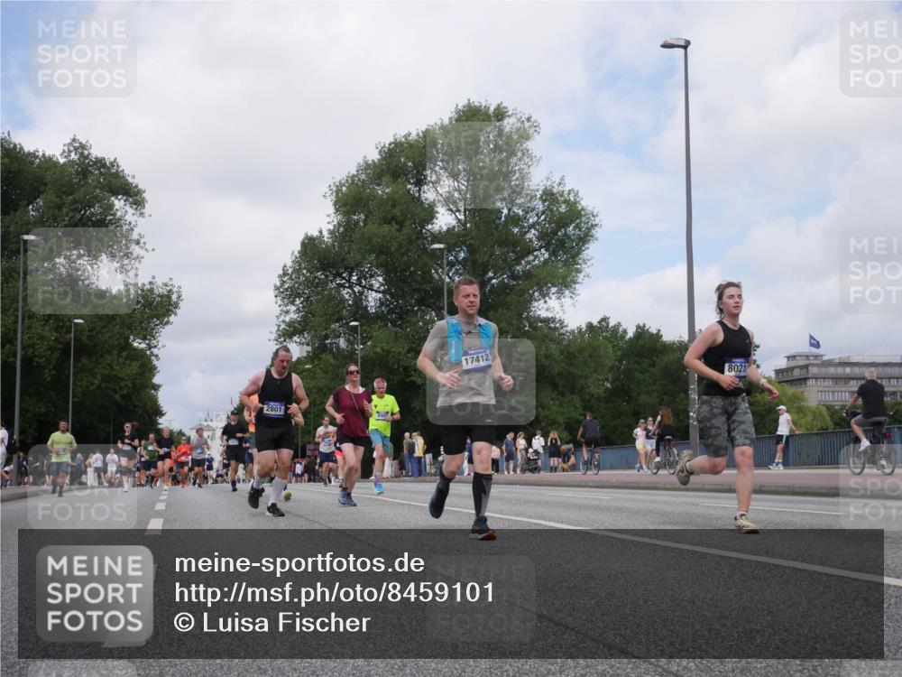 29.06.2025 - hella hamburg halbmarathon Luisa Fischer http://msf.ph/oto/8459101 29.06.2025 10:37:46 Kennedybrücke 2801, 17412, 8021, 2355, 2376, 2751, 2801, 3420, 8021, 8589, 8965, 9379, 9448, 10674 meine-sportfotos.de