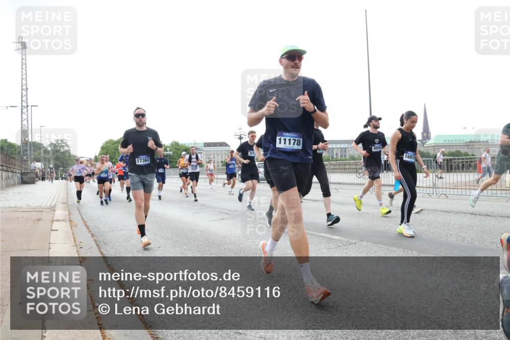 29.06.2025 - hella hamburg halbmarathon Lena Gebhardt http://msf.ph/oto/8459116 29.06.2025 10:31:45 Lombardsbrücke 1235, 17362, 3571, 11178, 8806, 1697, 1235, 1292, 1373, 1844, 1879, 2384, 2672, 2831, 2832, 2914, 3221, 3239, 3358, 3396, 3397, 3424, 3571, 3681, 3751, 3752, 4877, 4953, 5156, 5165, 5601, 5846, 5965, 6078, 6160, 6546, 6573, 6640, 6718, 6727, 7295, 7334, 7604, 7695, 7772, 7816, 7898, 8304, 8538, 8620, 8806, 9078, 9104, 9183, 9478, 9812, 9883, 10111, 10240, 10586, 11587, 13724, 14349, 15725, 16978, 17404, 17517, 17706 meine-sportfotos.de