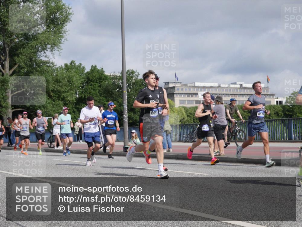 29.06.2025 - hella hamburg halbmarathon Luisa Fischer http://msf.ph/oto/8459134 29.06.2025 09:53:23 Kennedybrücke 8091, 1441, 2546, 3056, 4893, 5026, 5506, 5752, 5916, 6429, 8091, 8574, 10064 meine-sportfotos.de