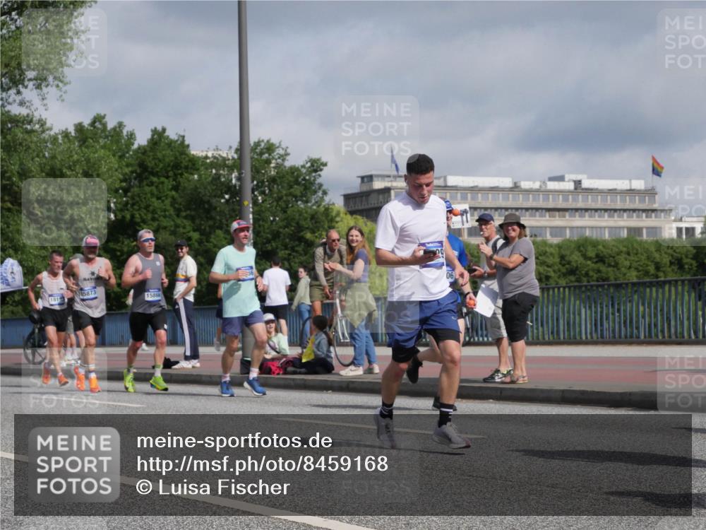 29.06.2025 - hella hamburg halbmarathon Luisa Fischer http://msf.ph/oto/8459168 29.06.2025 09:53:25 Kennedybrücke 1819, 15873, 15866, 06, 1441, 1677, 2546, 3056, 5506, 5752, 6429, 6639, 8091, 8122, 8574, 10064 meine-sportfotos.de