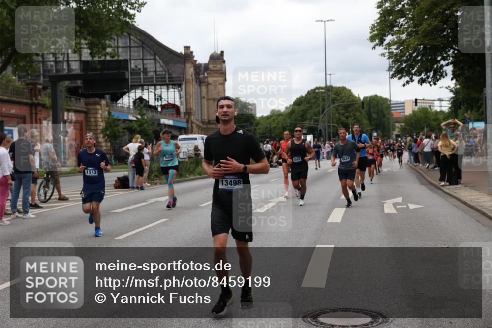 29.06.2025 - hella hamburg halbmarathon Yannick Fuchs http://msf.ph/oto/8459199 29.06.2025 10:56:33 20KM 1006, 1114, 1194, 1212, 1264, 1377, 1432, 1568, 1573, 1674, 1726, 1851, 3001, 3740, 4511, 6311, 6414, 6415, 6602, 6752, 7869, 8045, 8624, 8730, 10214, 10519, 11180, 12156, 12286, 13498, 14348, 14368, 14456, 16654, 16688, 16808, 17096, 17136, 17142, 17383, 18382, 18530, 19023 meine-sportfotos.de