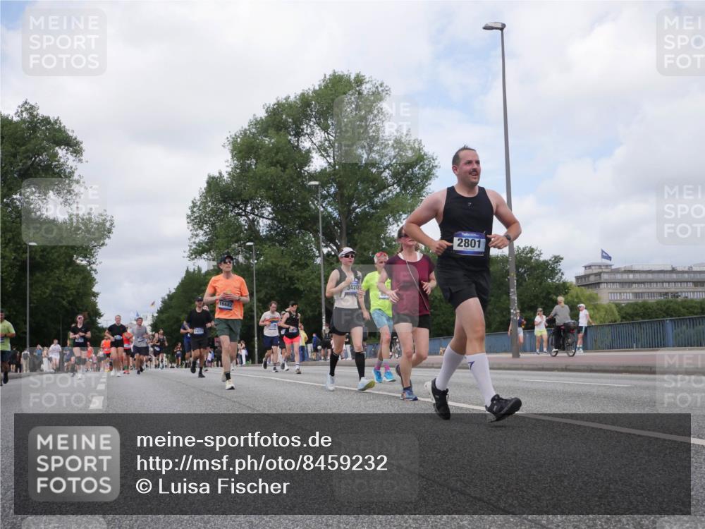 29.06.2025 - hella hamburg halbmarathon Luisa Fischer http://msf.ph/oto/8459232 29.06.2025 10:37:49 Kennedybrücke 14273, 16682, 3420, 2801, 2355, 2751, 2801, 3420, 5453, 6171, 6310, 6329, 7299, 8021, 8965, 9379 meine-sportfotos.de