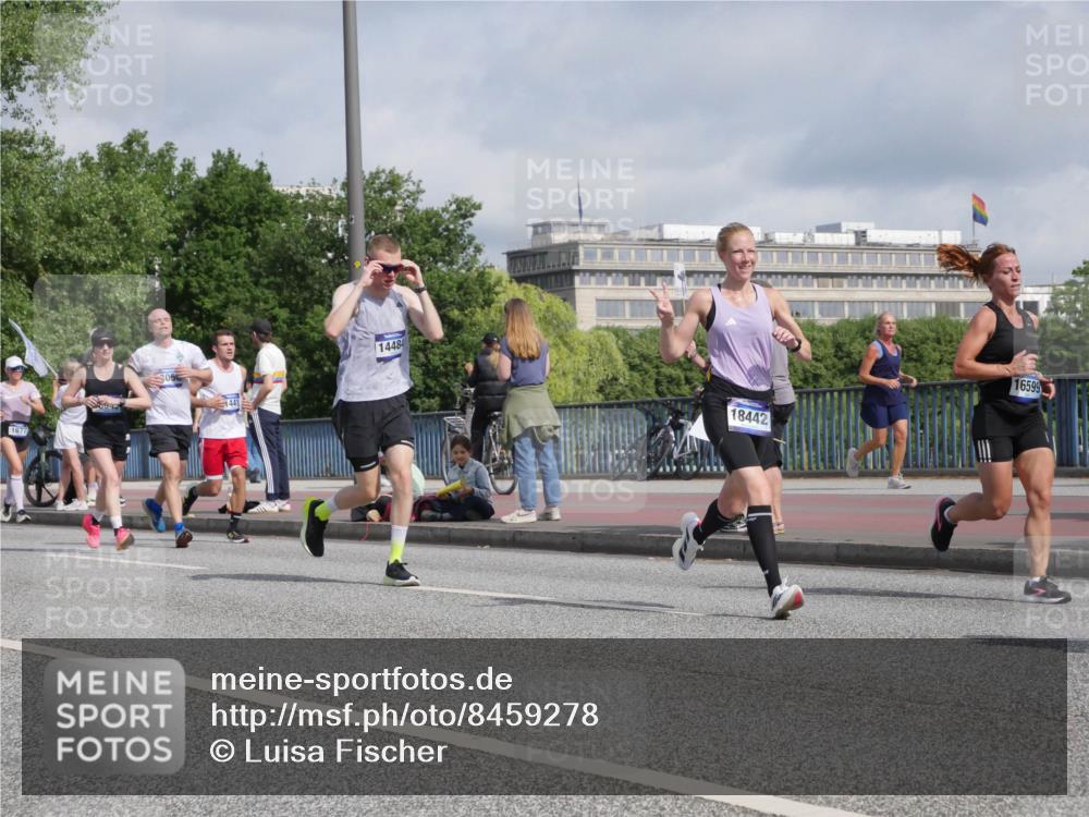 29.06.2025 - hella hamburg halbmarathon Luisa Fischer http://msf.ph/oto/8459278 29.06.2025 09:53:29 Kennedybrücke 1671, 14484, 18442, 16599, 1441, 1677, 2579, 3056, 4888, 4889, 5087, 6639, 8122, 8966 meine-sportfotos.de