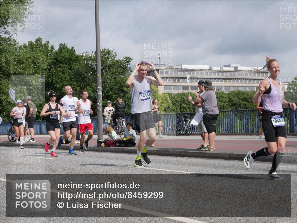 29.06.2025 - hella hamburg halbmarathon Luisa Fischer http://msf.ph/oto/8459299 29.06.2025 09:53:30 Kennedybrücke 167, 18045, 3056, 1441, 14484, 18442, 1441, 1677, 2579, 3056, 4888, 4889, 5087, 6639, 6721, 7284, 8122, 8319, 8966, 9313 meine-sportfotos.de
