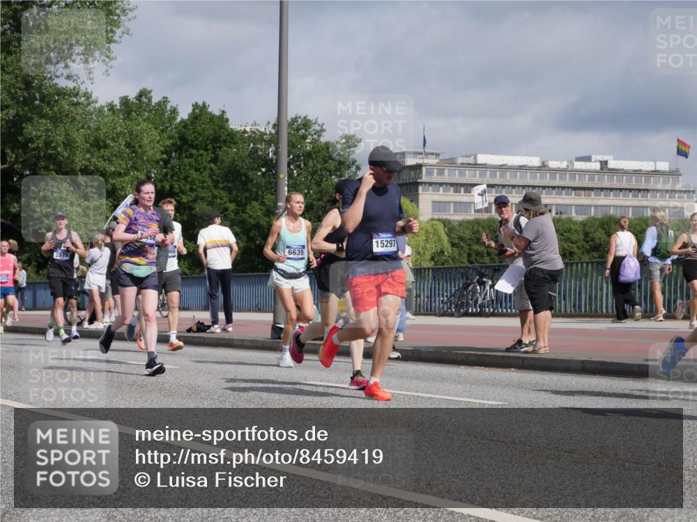 29.06.2025 - hella hamburg halbmarathon Luisa Fischer http://msf.ph/oto/8459419 29.06.2025 09:53:33 Kennedybrücke 2915, 2579, 6639, 15297, 1441, 1677, 1962, 2579, 3056, 4888, 4889, 5087, 6639, 6721, 6901, 7116, 7284, 7635, 8122, 8319, 8966, 9313 meine-sportfotos.de
