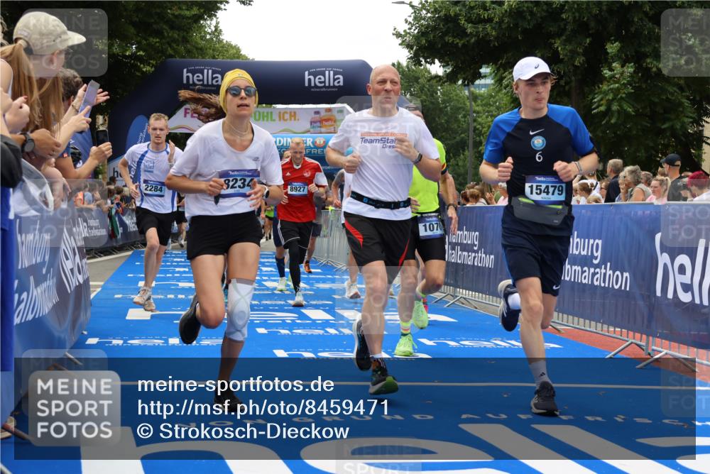29.06.2025 - hella hamburg halbmarathon Strokosch-Dieckow http://msf.ph/oto/8459471 29.06.2025 10:47:33 Ziel 1012, 1070, 1320, 1592, 1696, 2284, 2708, 2839, 2869, 2953, 3304, 5532, 5889, 6009, 7962, 8023, 8234, 8852, 8927, 9305, 10969, 10988, 11021, 12870, 13223, 13303, 13948, 14618, 14619, 15451, 15479, 15923, 16205, 17846, 17905, 18104, 18758, 18970, 19181 meine-sportfotos.de