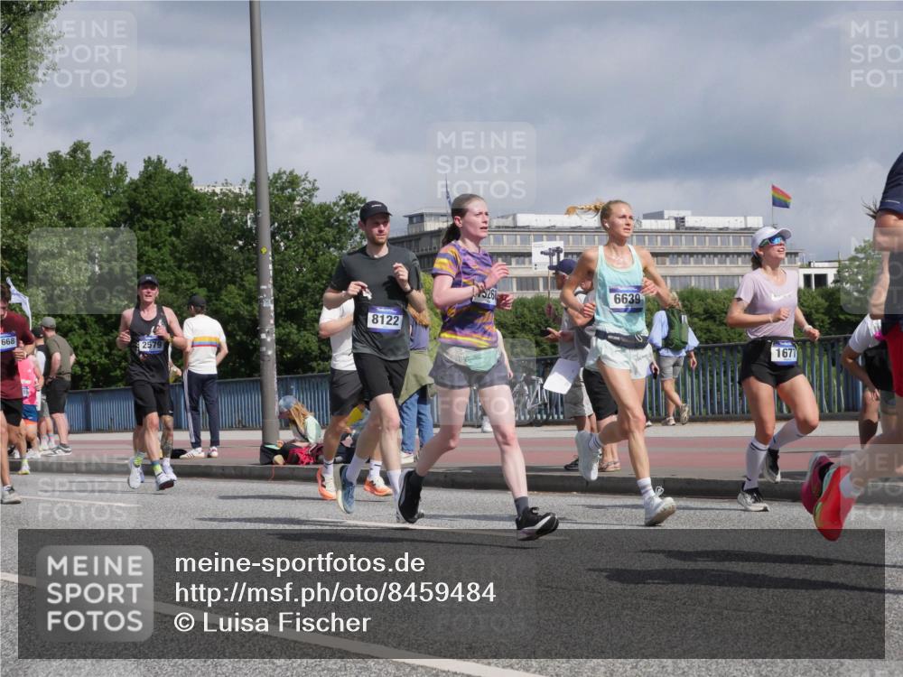 29.06.2025 - hella hamburg halbmarathon Luisa Fischer http://msf.ph/oto/8459484 29.06.2025 09:53:34 Kennedybrücke 668, 2579, 8122, 6639, 1671, 1256, 1441, 1677, 1962, 2579, 3056, 4888, 4889, 5087, 6639, 6721, 6901, 7116, 7284, 7635, 8122, 8319, 8966, 9313, 10469 meine-sportfotos.de