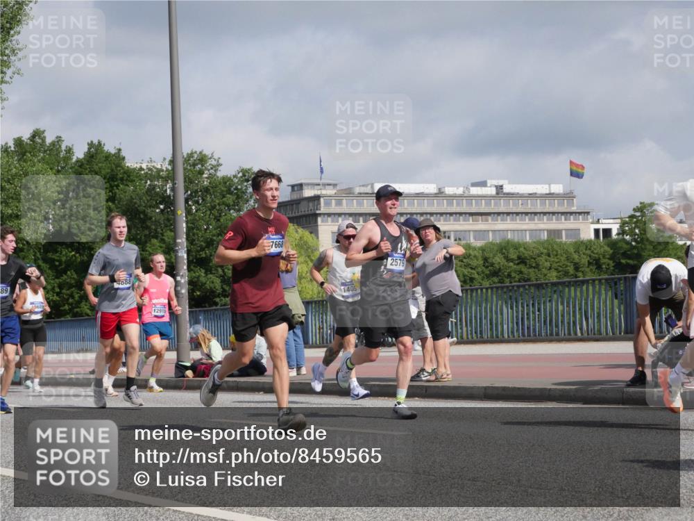 29.06.2025 - hella hamburg halbmarathon Luisa Fischer http://msf.ph/oto/8459565 29.06.2025 09:53:36 Kennedybrücke 4, 89, 5689, 4888, 12915, 7668, 1405, 2579, 1256, 1677, 1962, 2579, 4888, 4889, 5087, 6639, 6721, 6901, 7116, 7284, 7635, 8122, 8319, 8966, 9313, 9833, 10415, 10469 meine-sportfotos.de
