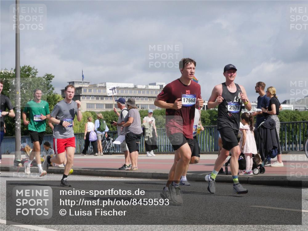 29.06.2025 - hella hamburg halbmarathon Luisa Fischer http://msf.ph/oto/8459593 29.06.2025 09:53:37 Kennedybrücke 119, 988, 17668, 2579, 1256, 1677, 1962, 2579, 4854, 4888, 4889, 5087, 6639, 6721, 6901, 7116, 7284, 7635, 8122, 8319, 8966, 9313, 9755, 9833, 10415, 10469 meine-sportfotos.de