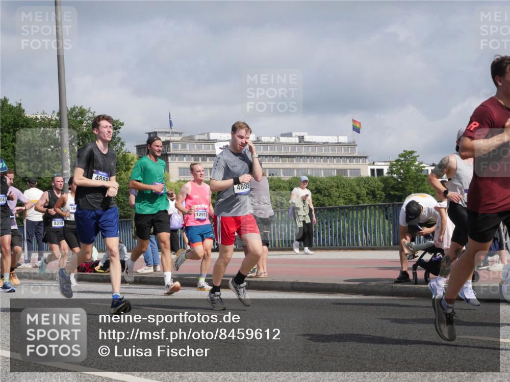 29.06.2025 - hella hamburg halbmarathon Luisa Fischer http://msf.ph/oto/8459612 29.06.2025 09:53:37 Kennedybrücke 087, 8319, 16, 4880, 4888, 12915, 1256, 1677, 1962, 2579, 4854, 4888, 4889, 5087, 6639, 6721, 6901, 7116, 7284, 7635, 8122, 8319, 8966, 9313, 9755, 9833, 10415, 10469 meine-sportfotos.de