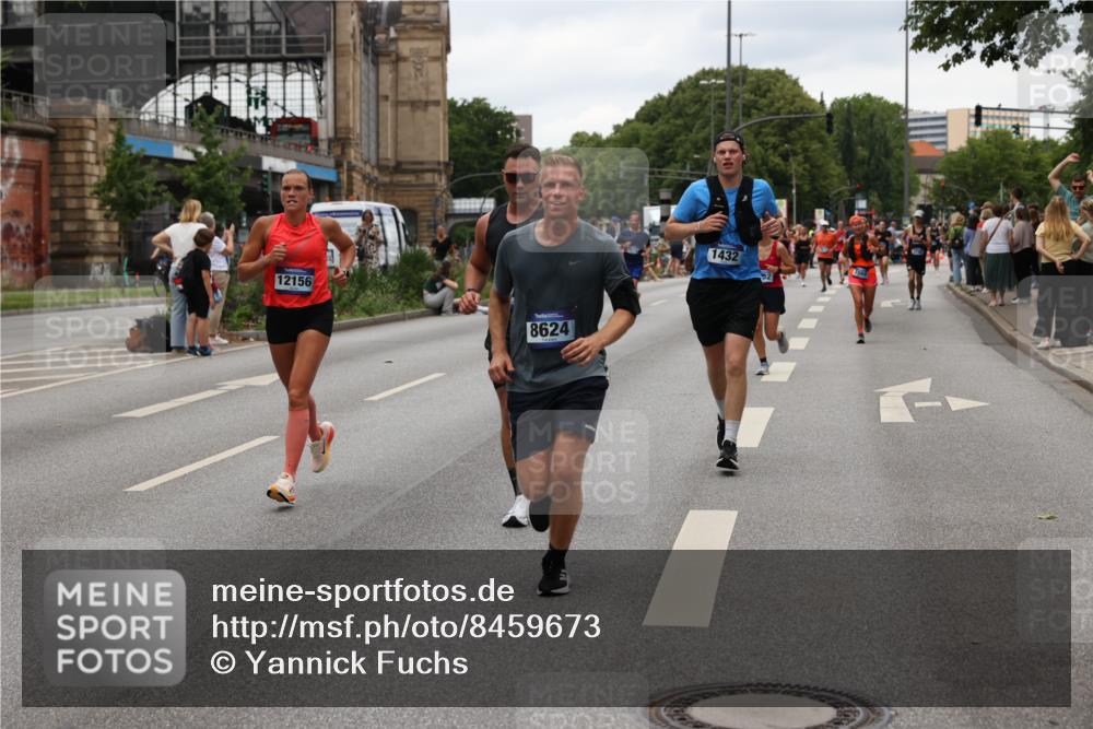 29.06.2025 - hella hamburg halbmarathon Yannick Fuchs http://msf.ph/oto/8459673 29.06.2025 10:56:35 20KM 1114, 1194, 1212, 1264, 1377, 1432, 1568, 1573, 1674, 1726, 1851, 3001, 3740, 4511, 6311, 6602, 6752, 7869, 8045, 8624, 8730, 10214, 10519, 11180, 12008, 12156, 12286, 13498, 14348, 14368, 16654, 16688, 17096, 17136, 17142, 18382, 18530, 19023 meine-sportfotos.de