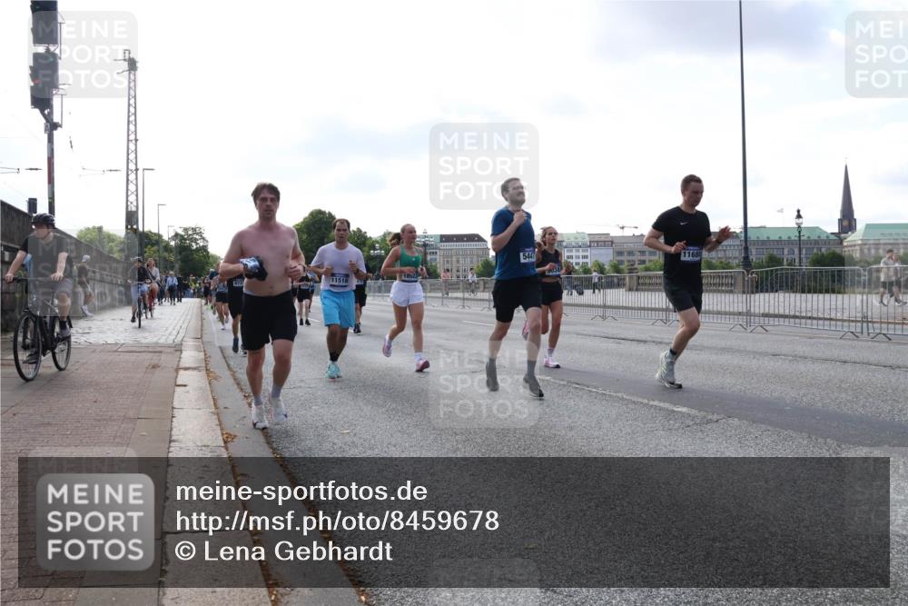 29.06.2025 - hella hamburg halbmarathon Lena Gebhardt http://msf.ph/oto/8459678 29.06.2025 09:54:43 Lombardsbrücke 18923, 11518, 5447, 11688, 1171, 1342, 1399, 1549, 1817, 1942, 2020, 2098, 2188, 2222, 2367, 2442, 2470, 2561, 2592, 2596, 2670, 2842, 2889, 2955, 3208, 3209, 3477, 3562, 4017, 4029, 4816, 4832, 5020, 5399, 5447, 5706, 5884, 6266, 6290, 6389, 6630, 6723, 6819, 6978, 6991, 7087, 7274, 7297, 7335, 7709, 7908, 8117, 8142, 8374, 8482, 8487, 8576, 8657, 8698, 8916, 8981, 9038, 9051, 9093, 9476, 9661, 9710, 9815, 9924, 10057, 10237 meine-sportfotos.de