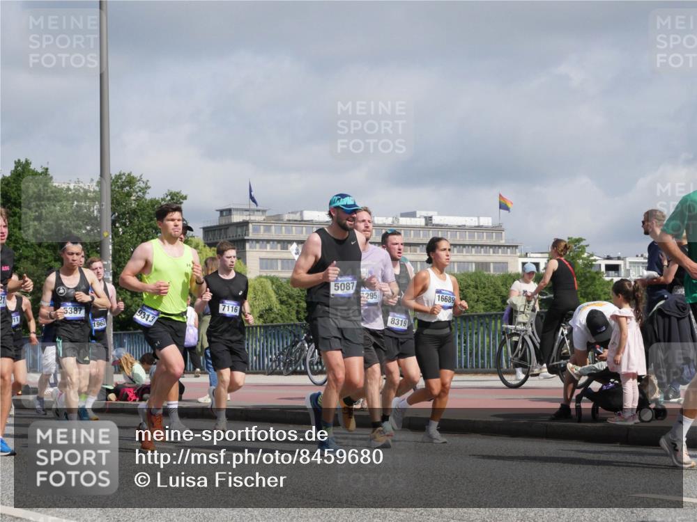 29.06.2025 - hella hamburg halbmarathon Luisa Fischer http://msf.ph/oto/8459680 29.06.2025 09:53:39 Kennedybrücke 11, 5387, 1962, 9313, 7116, 5087, 295, 8319, 16689, 1256, 1962, 2579, 3947, 4854, 4888, 4889, 5087, 6593, 6721, 6901, 7116, 7284, 7635, 8319, 8966, 9313, 9755, 9833, 10415, 10469 meine-sportfotos.de