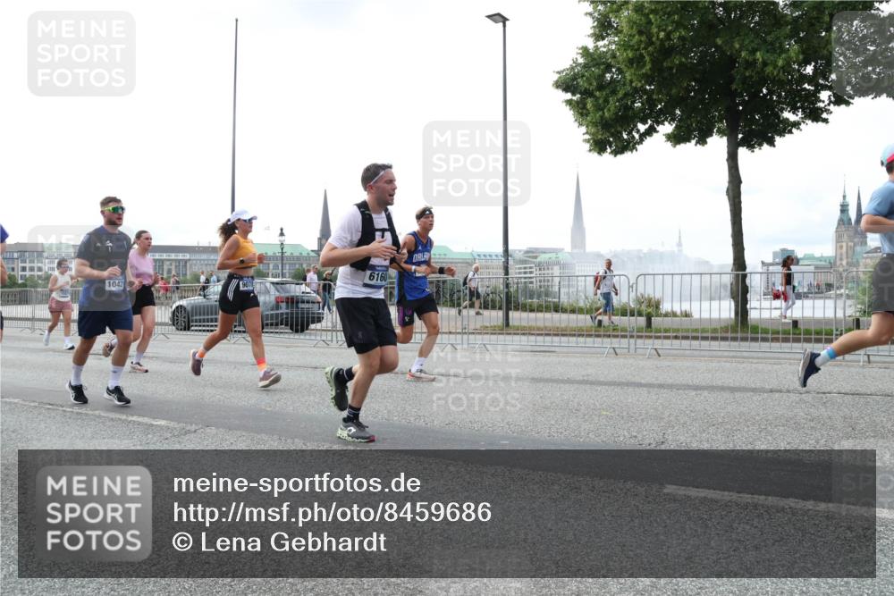 29.06.2025 - hella hamburg halbmarathon Lena Gebhardt http://msf.ph/oto/8459686 29.06.2025 10:31:48 Lombardsbrücke 1042, 9078, 6160, 1235, 1311, 1373, 1844, 1879, 2384, 2672, 2831, 2832, 3221, 3239, 3358, 3396, 3397, 3424, 3571, 3681, 3751, 3752, 4877, 4953, 5156, 5165, 5601, 5846, 5965, 6078, 6160, 6546, 6573, 6640, 6718, 6727, 7295, 7334, 7344, 7695, 7772, 7789, 7816, 7898, 8304, 8538, 8620, 8806, 9078, 9104, 9183, 9478, 9812, 9883, 10240, 10586, 11587, 13724, 15725, 16978, 17404, 17517, 17706 meine-sportfotos.de