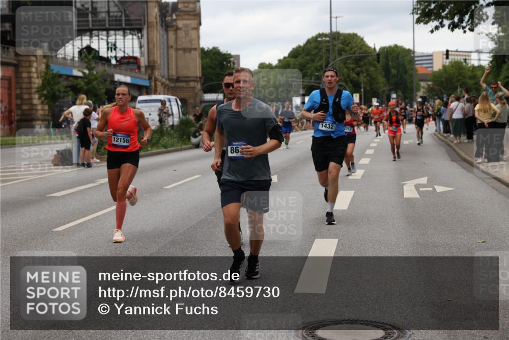 29.06.2025 - hella hamburg halbmarathon Yannick Fuchs http://msf.ph/oto/8459730 29.06.2025 10:56:36 20KM 1114, 1194, 1212, 1264, 1377, 1432, 1531, 1568, 1573, 1674, 1726, 1851, 3001, 3740, 4511, 6311, 6602, 6752, 7869, 8045, 8624, 8730, 10214, 10519, 11180, 12008, 12156, 12286, 13498, 14348, 14368, 16654, 16688, 17096, 17119, 17136, 17142, 18382, 18530, 19023 meine-sportfotos.de