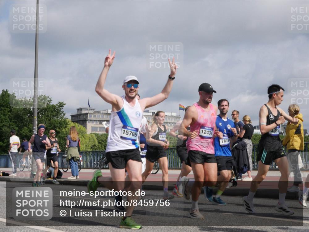 29.06.2025 - hella hamburg halbmarathon Luisa Fischer http://msf.ph/oto/8459756 29.06.2025 09:53:41 Kennedybrücke 0469, 15706, 1481, 12434, 7635, 387, 162, 1256, 1962, 3947, 4854, 4865, 4888, 5087, 5275, 6593, 6721, 6901, 7116, 7284, 7378, 7635, 7693, 8319, 9313, 9371, 9755, 9833, 9885, 10193, 10415, 10469 meine-sportfotos.de