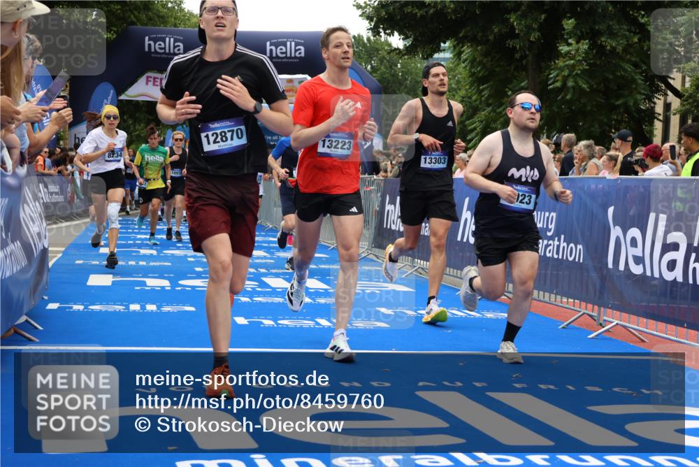 29.06.2025 - hella hamburg halbmarathon Strokosch-Dieckow http://msf.ph/oto/8459760 29.06.2025 10:47:31 Ziel 51, 1012, 1070, 1320, 1592, 1696, 2284, 2839, 2869, 2953, 3304, 5532, 5650, 5889, 6009, 8023, 8234, 8693, 8852, 8927, 9305, 10969, 11021, 12870, 13223, 13303, 14618, 14619, 15350, 15451, 15479, 15923, 16819, 17846, 17905, 18104, 18758, 18970, 18974, 19181 meine-sportfotos.de