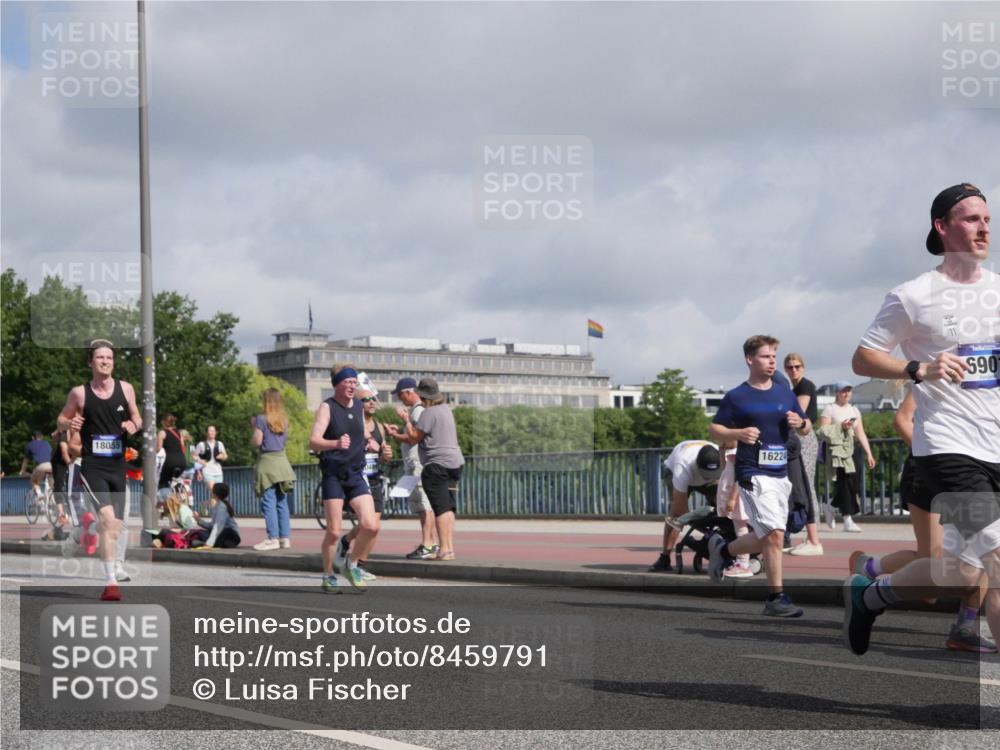 29.06.2025 - hella hamburg halbmarathon Luisa Fischer http://msf.ph/oto/8459791 29.06.2025 09:53:42 Kennedybrücke 18055, 16224, 690, 1256, 1912, 1962, 3947, 4854, 4865, 5275, 6593, 6721, 6901, 7116, 7284, 7378, 7635, 7693, 8319, 9313, 9371, 9755, 9833, 9885, 10193, 10415, 10469 meine-sportfotos.de