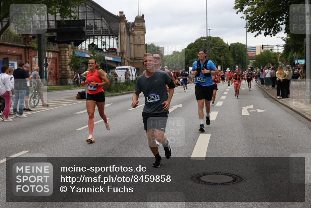 29.06.2025 - hella hamburg halbmarathon Yannick Fuchs http://msf.ph/oto/8459858 29.06.2025 10:56:36 20KM 1114, 1194, 1212, 1264, 1377, 1432, 1531, 1568, 1573, 1674, 1726, 1851, 3001, 3740, 4511, 6311, 6602, 6752, 7869, 8045, 8624, 8730, 10214, 10519, 11180, 12008, 12156, 12286, 13498, 14348, 14368, 16654, 16688, 17096, 17119, 17136, 17142, 18382, 18530, 19023 meine-sportfotos.de