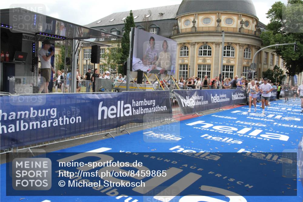 29.06.2025 - hella hamburg halbmarathon Michael Strokosch http://msf.ph/oto/8459865 29.06.2025 10:32:35 Ziel 1707, 5070, 8883, 11745, 11877, 13199, 14293, 14908, 16957, 18135, 18562, 18563 meine-sportfotos.de