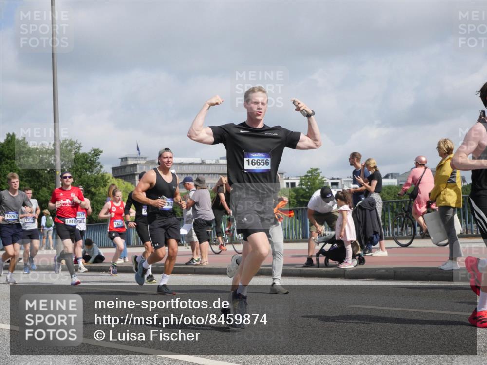 29.06.2025 - hella hamburg halbmarathon Luisa Fischer http://msf.ph/oto/8459874 29.06.2025 09:53:45 Kennedybrücke 9, 16761, 8947, 1215, 10415, 049, 16656, 1136, 1256, 1912, 1962, 3700, 3947, 4854, 4865, 5275, 6593, 6901, 7378, 7693, 9262, 9371, 9755, 9833, 9885, 10193, 10415, 10469 meine-sportfotos.de