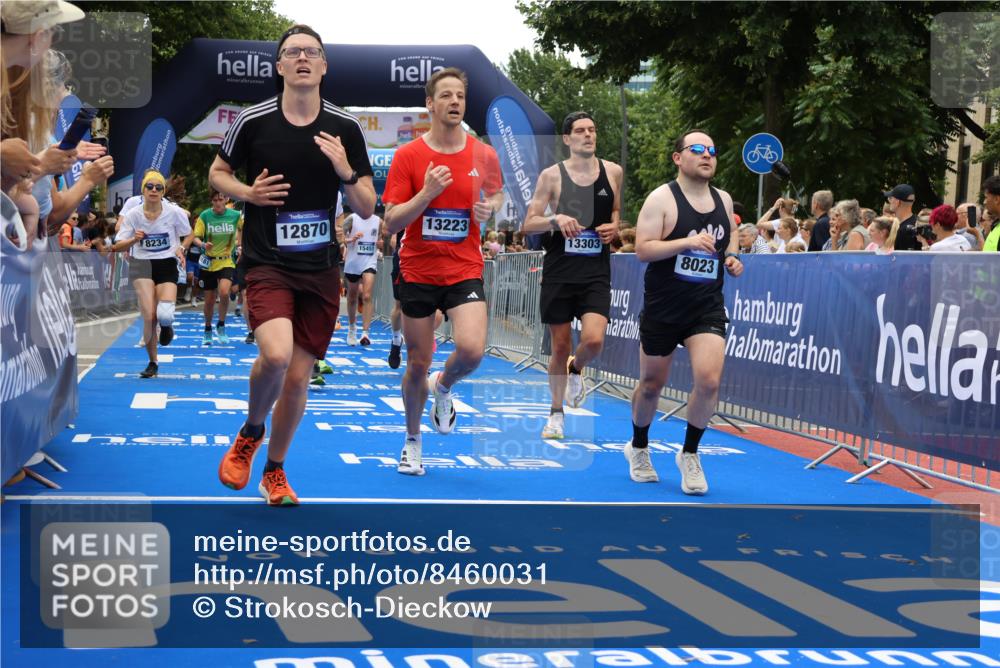 29.06.2025 - hella hamburg halbmarathon Strokosch-Dieckow http://msf.ph/oto/8460031 29.06.2025 10:47:31 Ziel 51, 1012, 1070, 1320, 1592, 1696, 2284, 2839, 2869, 2953, 3304, 5532, 5650, 5889, 6009, 8023, 8234, 8693, 8852, 8927, 9305, 10969, 11021, 12870, 13223, 13303, 14618, 14619, 15350, 15451, 15479, 15923, 16819, 17846, 17905, 18104, 18758, 18970, 18974, 19181 meine-sportfotos.de
