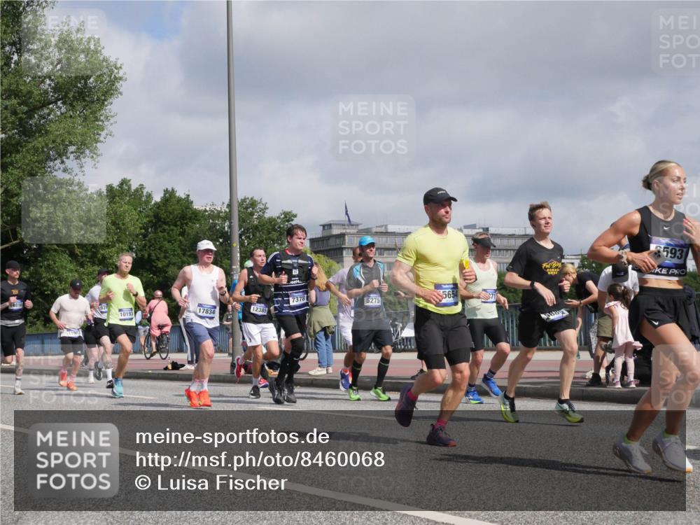 29.06.2025 - hella hamburg halbmarathon Luisa Fischer http://msf.ph/oto/8460068 29.06.2025 09:53:49 Kennedybrücke 4816, 7378, 5654, 5275, 926, 10193, 17834, 12385, 593, 1136, 1912, 2972, 3700, 3947, 4759, 4843, 4854, 4865, 5275, 5375, 6593, 7378, 7693, 9262, 9371, 9755, 9833, 9885, 10193, 10415 meine-sportfotos.de