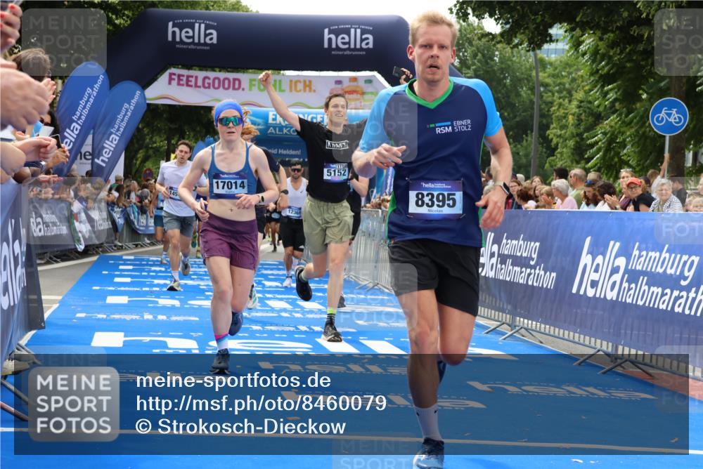 29.06.2025 - hella hamburg halbmarathon Strokosch-Dieckow http://msf.ph/oto/8460079 29.06.2025 10:34:40 Ziel 1217, 1562, 2879, 5048, 5152, 5554, 6169, 6878, 8395, 11661, 12369, 14289, 14388, 14549, 14603, 14629, 15887, 15991, 16148, 17014, 18026, 18237 meine-sportfotos.de