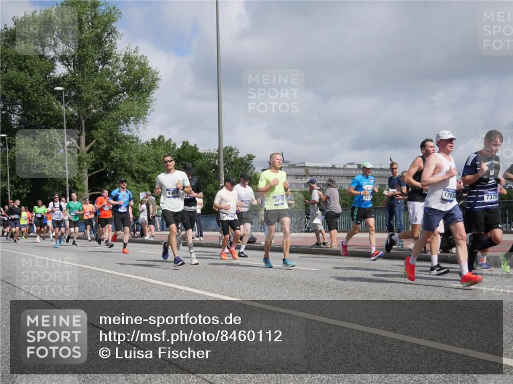 29.06.2025 - hella hamburg halbmarathon Luisa Fischer http://msf.ph/oto/8460112 29.06.2025 09:53:51 Kennedybrücke 15424, 4865, 10193, 1912, 17834, 7378, 1136, 1912, 1941, 2972, 3523, 3700, 3947, 4759, 4843, 4865, 5275, 5375, 6593, 7378, 7693, 9262, 9371, 9380, 9885, 10193 meine-sportfotos.de
