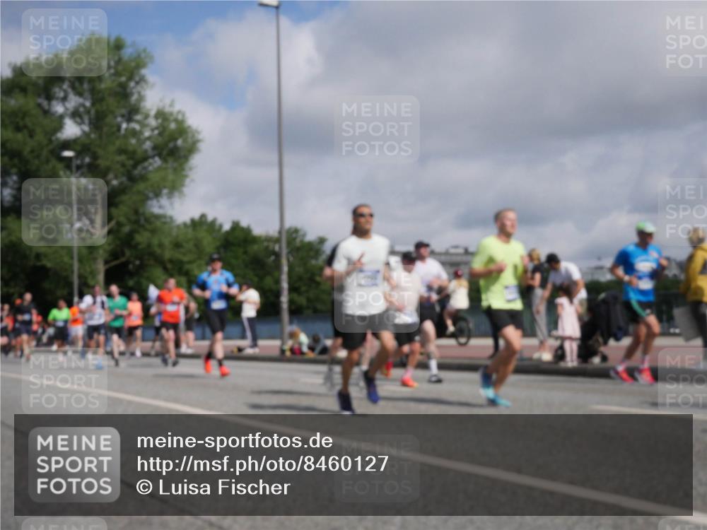 29.06.2025 - hella hamburg halbmarathon Luisa Fischer http://msf.ph/oto/8460127 29.06.2025 09:53:52 Kennedybrücke 1136, 1912, 1941, 2972, 3523, 3700, 4759, 4843, 4865, 5275, 5375, 6593, 7378, 7693, 9262, 9371, 9380, 9885, 10193 meine-sportfotos.de
