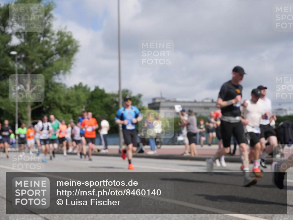 29.06.2025 - hella hamburg halbmarathon Luisa Fischer http://msf.ph/oto/8460140 29.06.2025 09:53:53 Kennedybrücke 1136, 1912, 1941, 2972, 3523, 3700, 4759, 4843, 4865, 5275, 5375, 7378, 7693, 9262, 9371, 9380, 9885, 10193 meine-sportfotos.de
