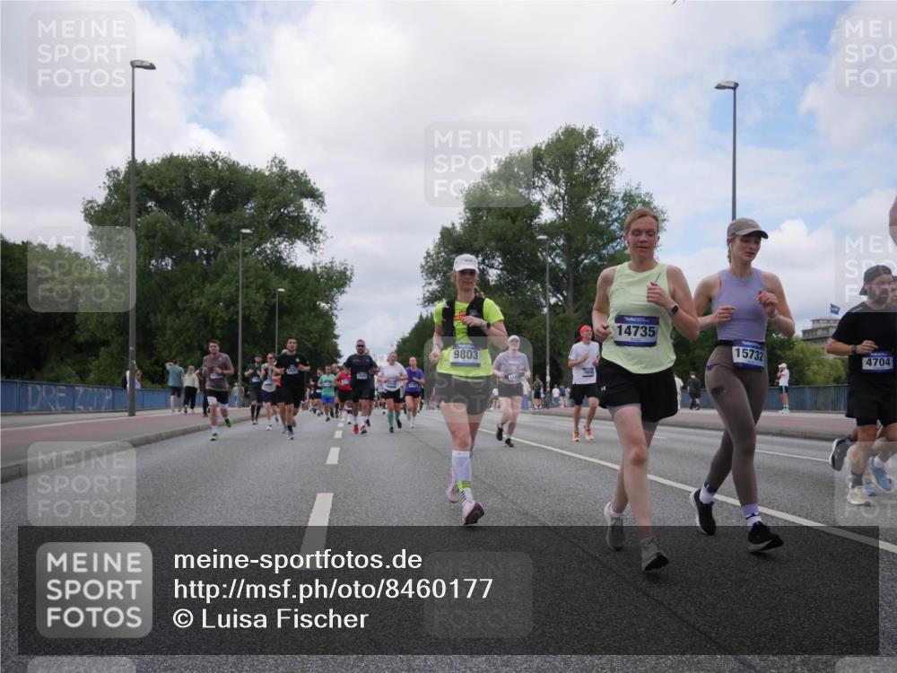 29.06.2025 - hella hamburg halbmarathon Luisa Fischer http://msf.ph/oto/8460177 29.06.2025 10:38:38 Kennedybrücke 9803, 14735, 15732, 4704, 2198, 2787, 3170, 3958, 4333, 4696, 4703, 6029, 6189, 6365, 6397, 6471, 8249, 8296, 9803, 10360, 10652 meine-sportfotos.de
