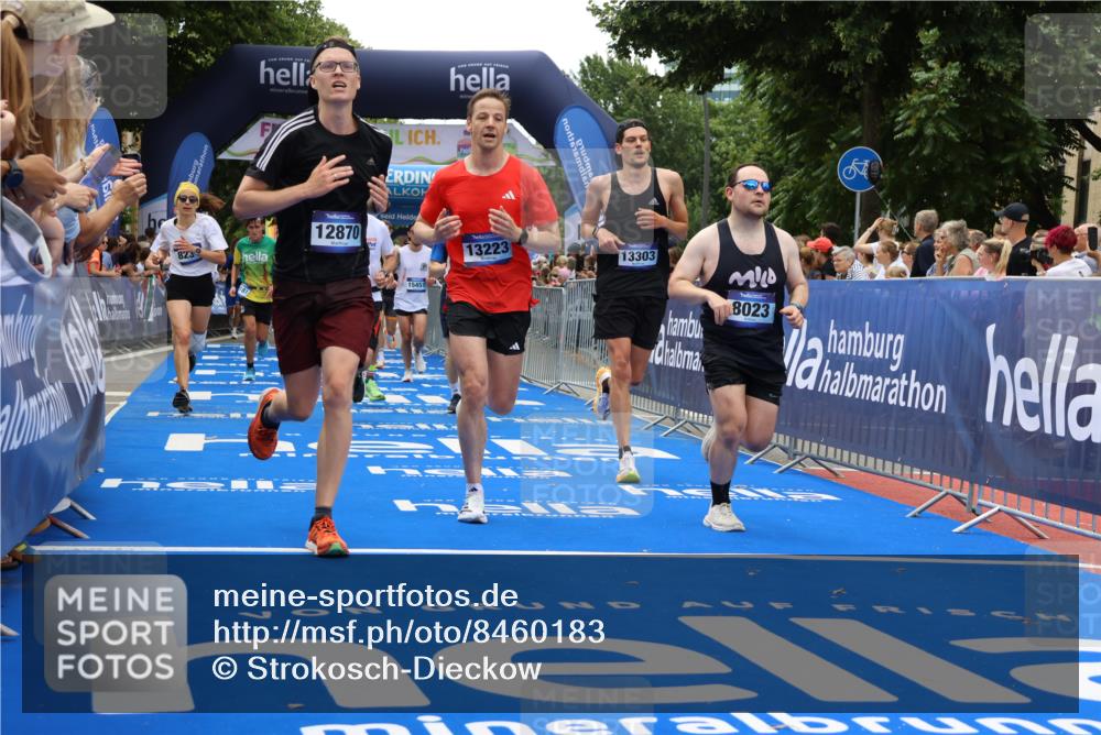 29.06.2025 - hella hamburg halbmarathon Strokosch-Dieckow http://msf.ph/oto/8460183 29.06.2025 10:47:31 Ziel 51, 1012, 1070, 1320, 1592, 1696, 2284, 2839, 2869, 2953, 3304, 5532, 5650, 5889, 6009, 8023, 8234, 8693, 8852, 8927, 9305, 10969, 11021, 12870, 13223, 13303, 14618, 14619, 15350, 15451, 15479, 15923, 16819, 17846, 17905, 18104, 18758, 18970, 18974, 19181 meine-sportfotos.de