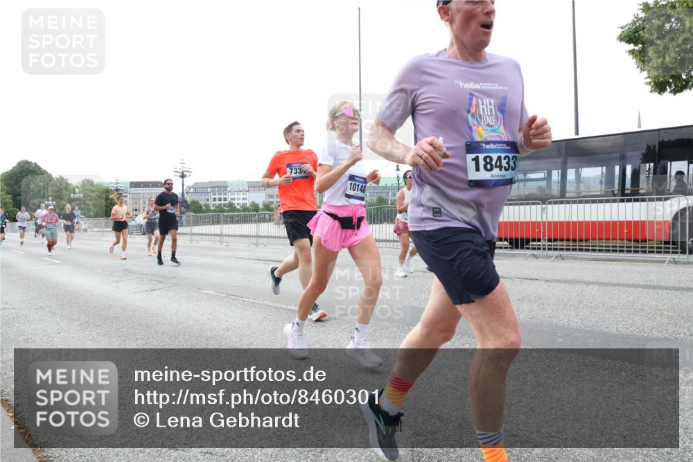 29.06.2025 - hella hamburg halbmarathon Lena Gebhardt http://msf.ph/oto/8460301 29.06.2025 10:31:51 Lombardsbrücke 7334, 10148, 18433, 1235, 1311, 1373, 1844, 1879, 2384, 2672, 2831, 2832, 3221, 3239, 3358, 3396, 3397, 3424, 3571, 3681, 3751, 3752, 3822, 4877, 4924, 4953, 5156, 5165, 5601, 5846, 5965, 6078, 6160, 6546, 6573, 6640, 6718, 6727, 7135, 7295, 7334, 7344, 7570, 7695, 7772, 7789, 7816, 7898, 8304, 8538, 8620, 8806, 9078, 9104, 9183, 9478, 9812, 9883, 10240, 10586, 11587, 13724, 16978, 17404, 17517, 17706 meine-sportfotos.de