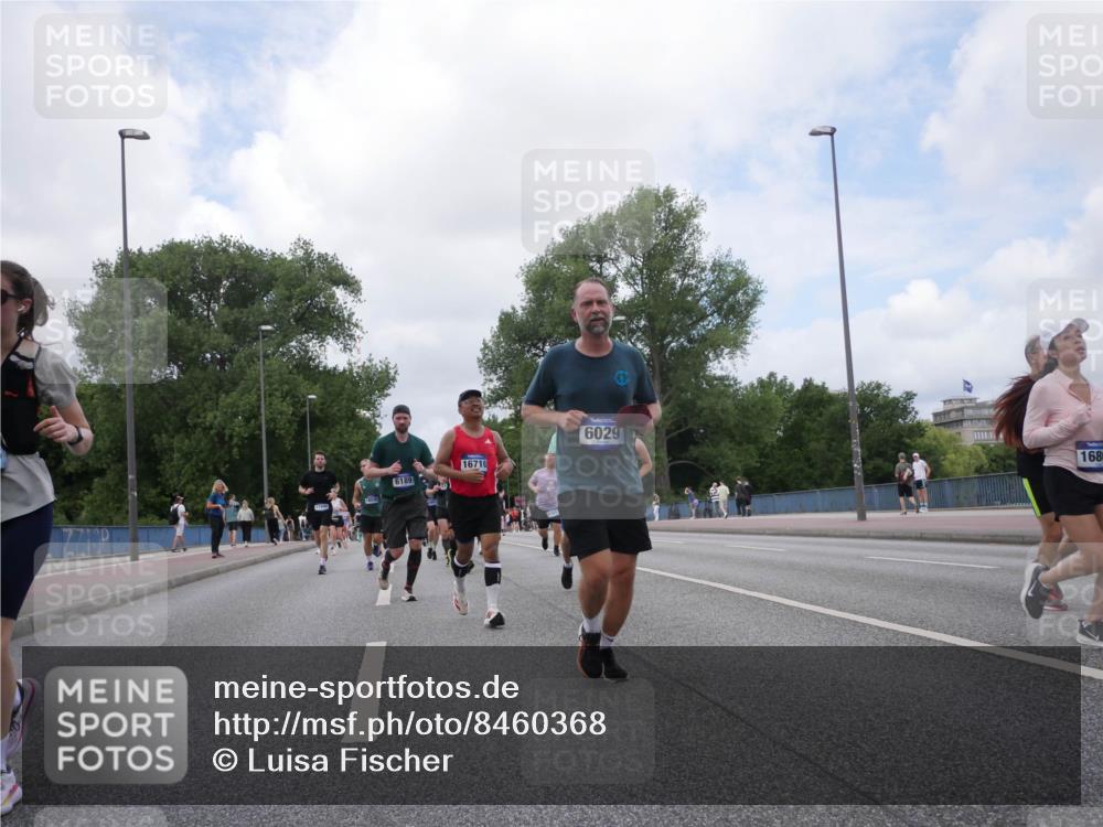 29.06.2025 - hella hamburg halbmarathon Luisa Fischer http://msf.ph/oto/8460368 29.06.2025 10:38:44 Kennedybrücke 6189, 16710, 6029, 168, 2787, 3828, 4965, 5147, 6029, 6189, 6471, 6867, 8567, 9819, 10360, 10565, 10652 meine-sportfotos.de