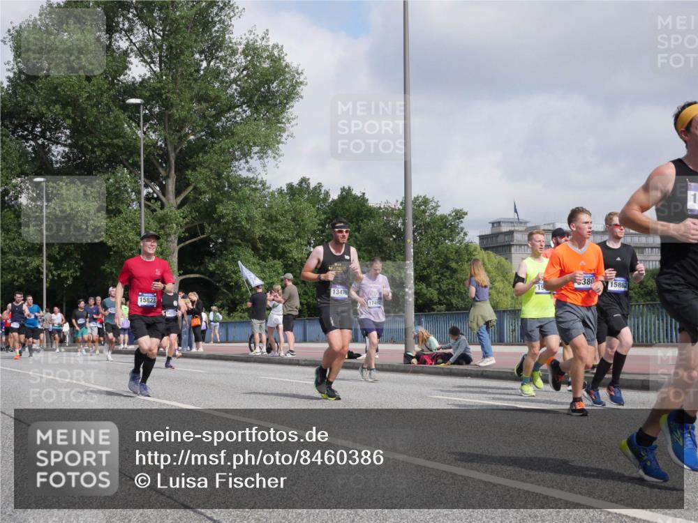 29.06.2025 - hella hamburg halbmarathon Luisa Fischer http://msf.ph/oto/8460386 29.06.2025 09:54:00 Kennedybrücke 15828, 13479, 17492, 380, 15862, 1941, 2972, 3523, 4759, 4843, 5375, 5410, 7363, 8871, 9380, 10375 meine-sportfotos.de