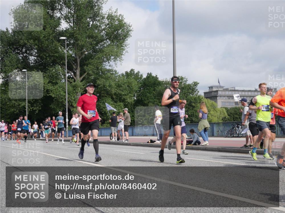 29.06.2025 - hella hamburg halbmarathon Luisa Fischer http://msf.ph/oto/8460402 29.06.2025 09:54:00 Kennedybrücke 1941, 13479, 15828, 1941, 2972, 3523, 4759, 4843, 5375, 5410, 7363, 8871, 9380, 10375 meine-sportfotos.de