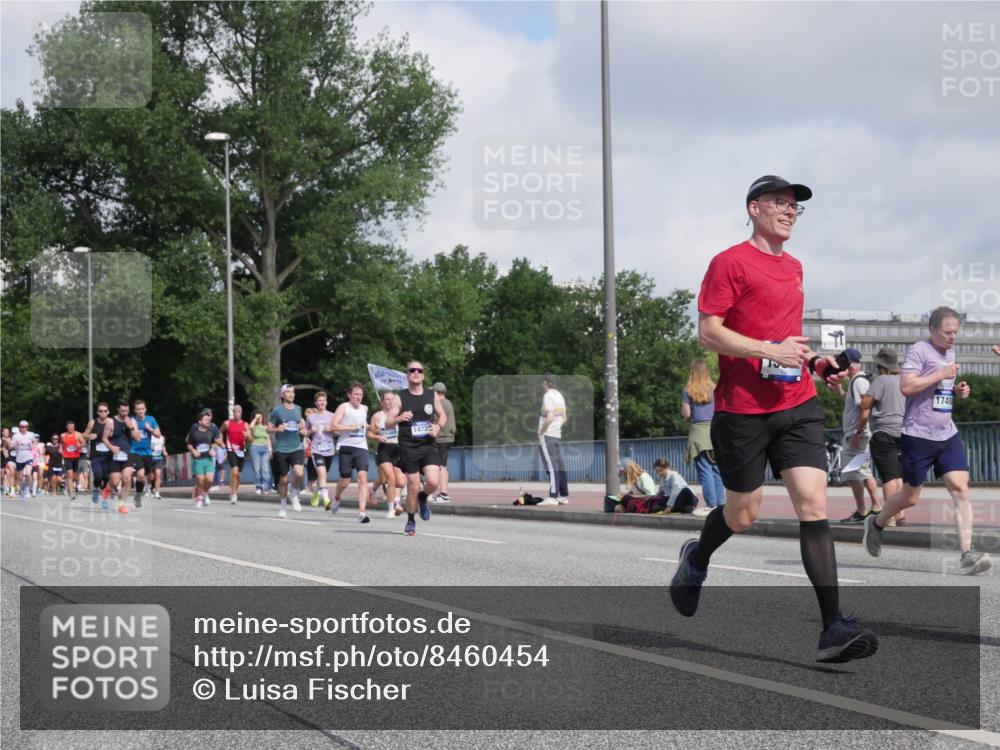 29.06.2025 - hella hamburg halbmarathon Luisa Fischer http://msf.ph/oto/8460454 29.06.2025 09:54:02 Kennedybrücke 1990, 1472, 1749, 1570, 1941, 3523, 4843, 5375, 5410, 7363, 7962, 8871, 9380, 10375 meine-sportfotos.de