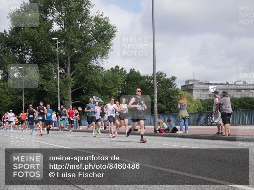 29.06.2025 - hella hamburg halbmarathon Luisa Fischer http://msf.ph/oto/8460486 29.06.2025 09:54:03 Kennedybrücke 4634, 8871, 5410, 15542, 13196, 14722, 1570, 1941, 3523, 4999, 5410, 7105, 7363, 7962, 8871, 9380, 10375 meine-sportfotos.de
