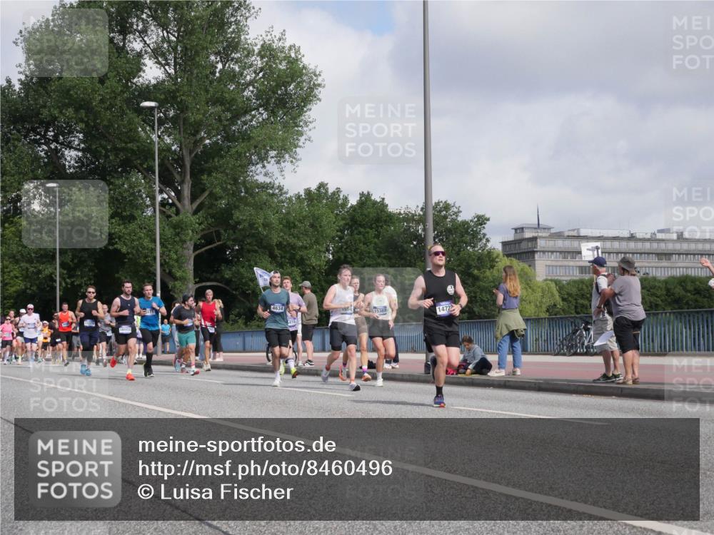 29.06.2025 - hella hamburg halbmarathon Luisa Fischer http://msf.ph/oto/8460496 29.06.2025 09:54:03 Kennedybrücke 4634, 10375, 155, 15383, 14722, 16660, 1570, 1941, 3523, 4999, 5410, 7105, 7363, 7962, 8871, 9380, 10375 meine-sportfotos.de