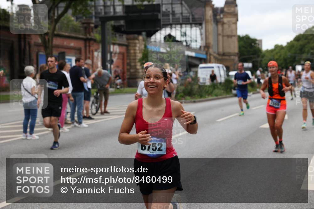 29.06.2025 - hella hamburg halbmarathon Yannick Fuchs http://msf.ph/oto/8460499 29.06.2025 10:56:41 20KM 1114, 1194, 1212, 1432, 1531, 1573, 1674, 1851, 2447, 2911, 3001, 3740, 4511, 6311, 6602, 6752, 7453, 7869, 8045, 8068, 8624, 8730, 11180, 12008, 12156, 12286, 13498, 13874, 14348, 14677, 16654, 16688, 17096, 17119, 17142, 18382, 18530 meine-sportfotos.de