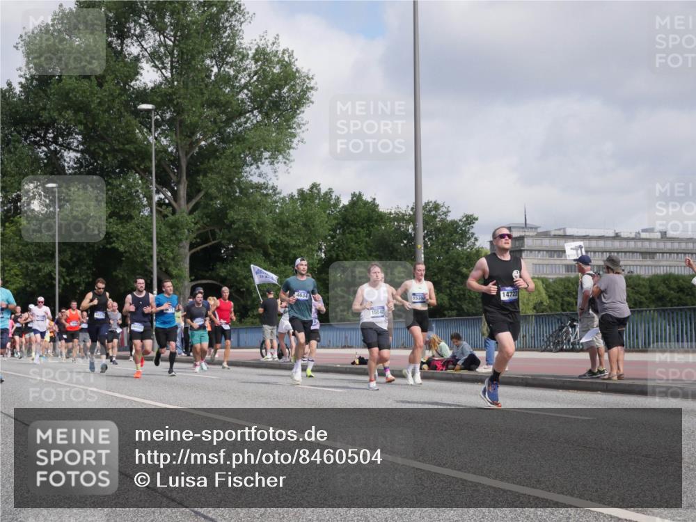 29.06.2025 - hella hamburg halbmarathon Luisa Fischer http://msf.ph/oto/8460504 29.06.2025 09:54:04 Kennedybrücke 19, 4634, 15542, 1538, 14722, 1570, 1903, 1941, 3523, 4999, 5410, 7105, 7363, 7962, 8346, 8871, 9364, 9380, 10375 meine-sportfotos.de